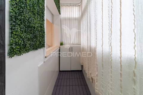 Apartamento t3 no seixal | 1º andar com excelente proximidade a serviços