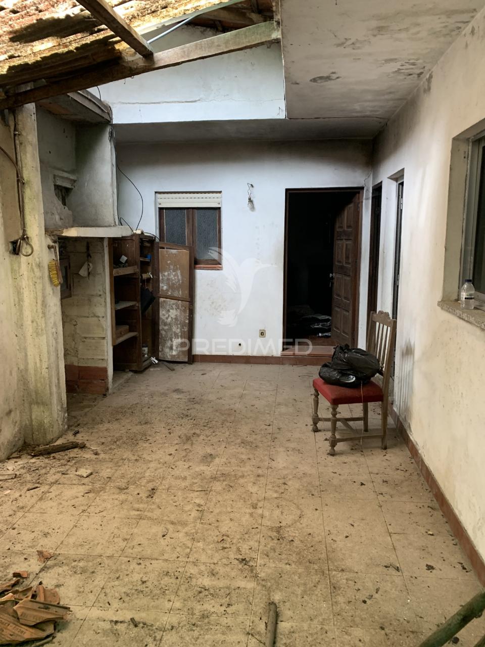 Casa antiga - recuperar ( outeiro maior )