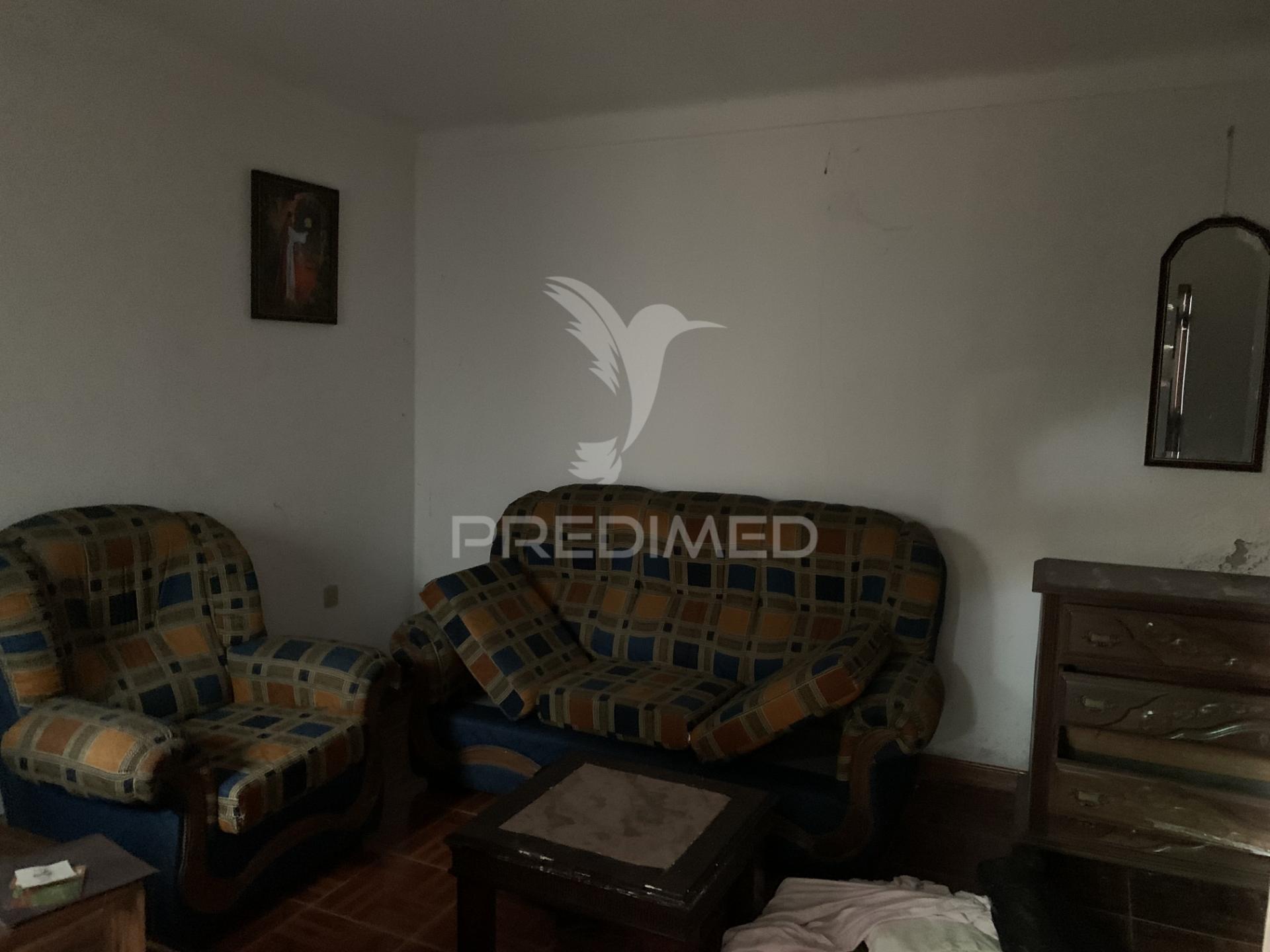 Casa antiga - recuperar ( outeiro maior )