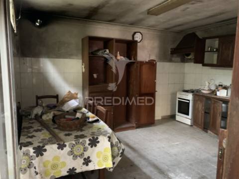 Casa antiga - recuperar ( outeiro maior )