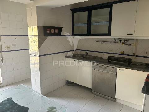 Apartamento t3 no carregado