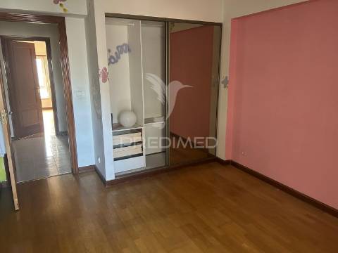 Apartamento t3 no carregado