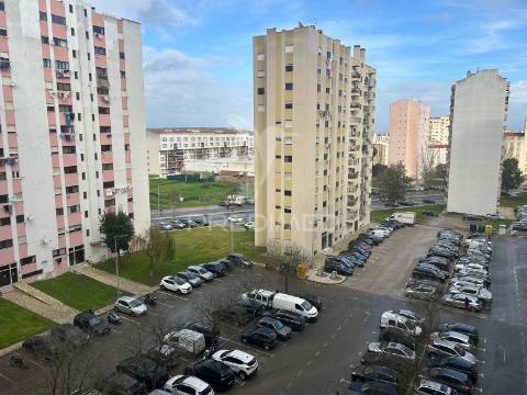 Apartamento t3 no carregado