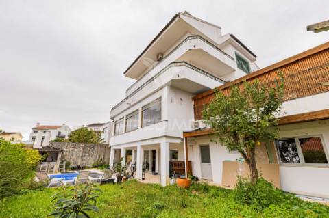 Moradia t7 bi-familar em corroios