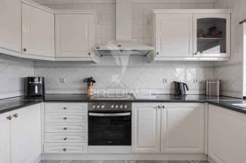 Moradia t7 bi-familar em corroios