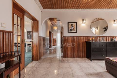 Moradia t7 bi-familar em corroios