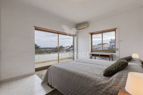 Moradia t7 bi-familar em corroios