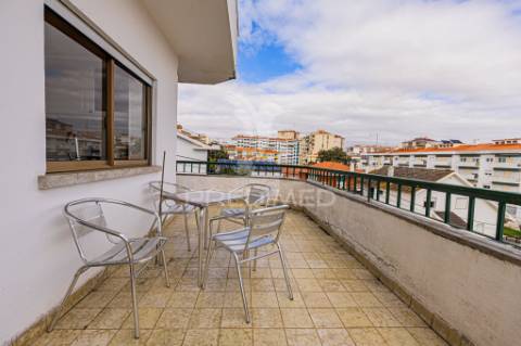 Moradia t7 bi-familar em corroios