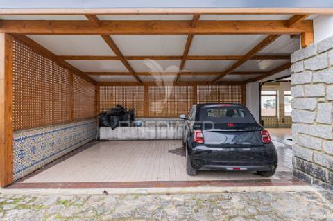 Moradia t7 bi-familar em corroios