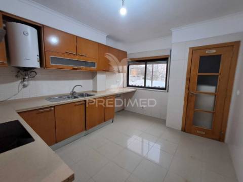 Apartamento t3 em serra das minas, rio de mouro, sintra