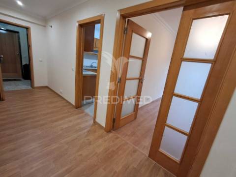 Apartamento t3 em serra das minas, rio de mouro, sintra