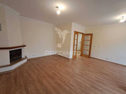 Apartamento t3 em serra das minas, rio de mouro, sintra