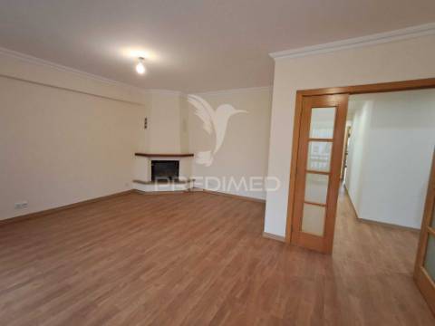 Apartamento t3 em serra das minas, rio de mouro, sintra