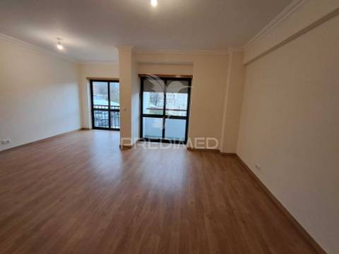 Apartamento t3 em serra das minas, rio de mouro, sintra