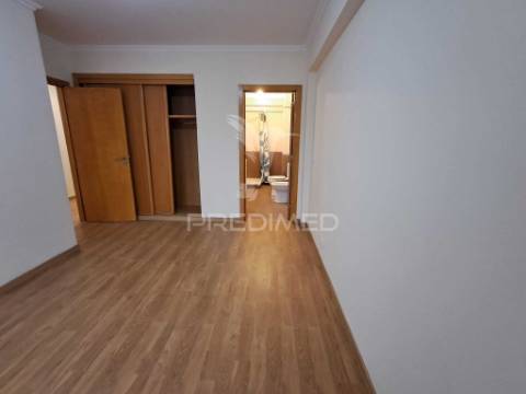 Apartamento t3 em serra das minas, rio de mouro, sintra