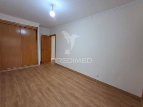 Apartamento t3 em serra das minas, rio de mouro, sintra