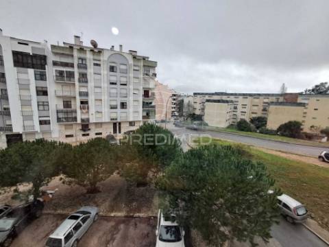 Apartamento t3 em serra das minas, rio de mouro, sintra