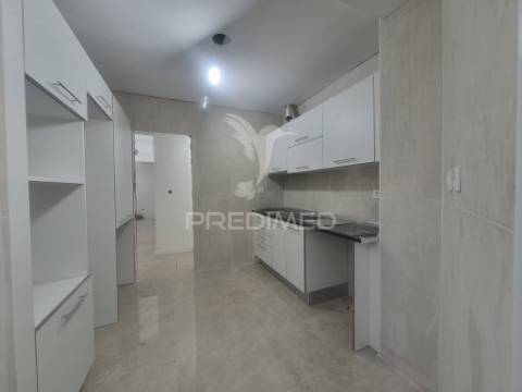 Apartamento t2 em póvoa de santo adrião