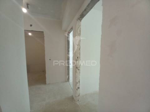Apartamento t2 em carregado