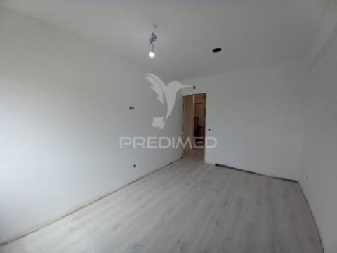 Apartamento t2 em carregado