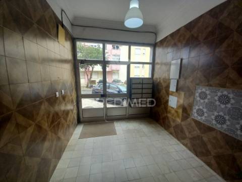 Apartamento t2 em carregado