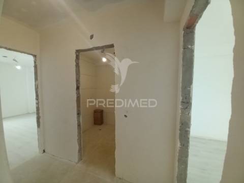 Apartamento t2 | urbanização da barrada | carregado