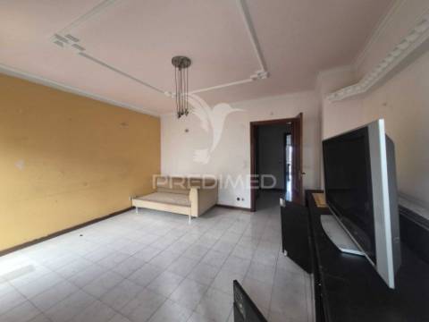 Apartamento t3 no carregado