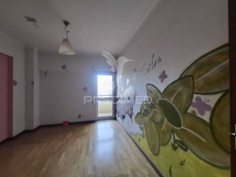 Apartamento t3 no carregado