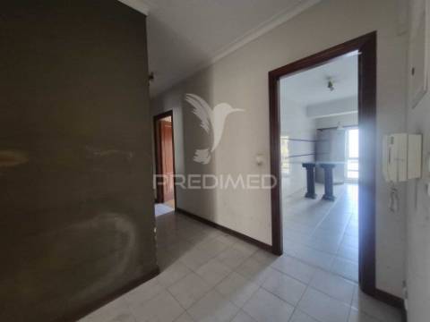 Apartamento t3 no carregado