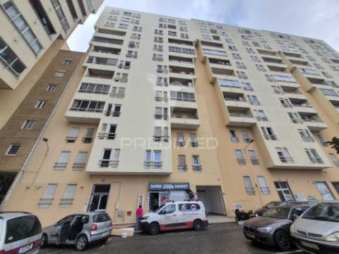 Apartamento t3 no carregado