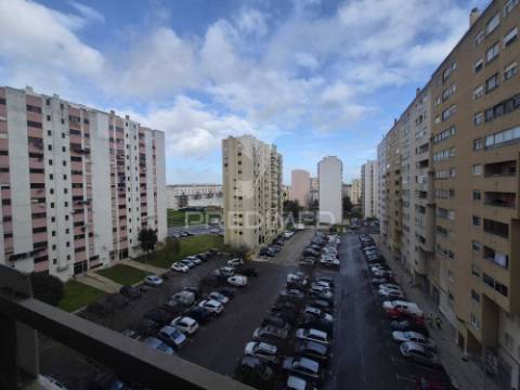 Apartamento t3 no carregado