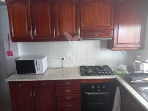 Moradia geminada t4 em salvaterra de magos - reservado