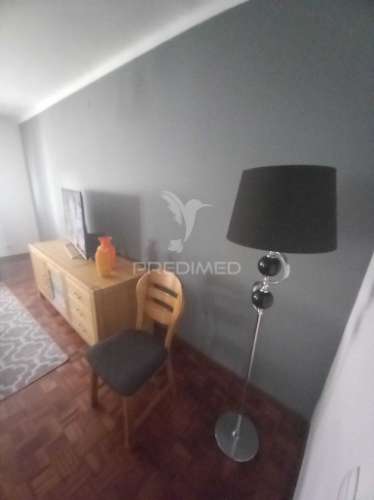 Moradia geminada t4 em salvaterra de magos - reservado