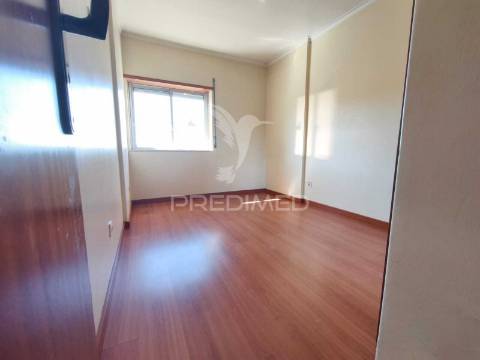 Apartameto t2 em queluz