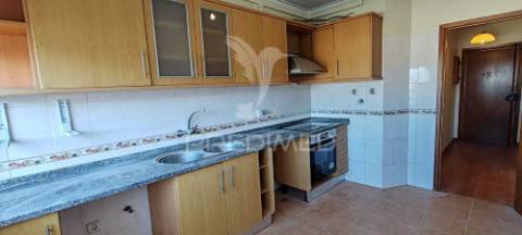 ✨ apartamento t2 com varanda em queluz – excelente oportunidade ✨
