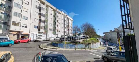 ✨ apartamento t2 com varanda em queluz – excelente oportunidade ✨