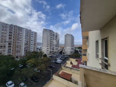 Apartamento t3 em carregado com elevador
