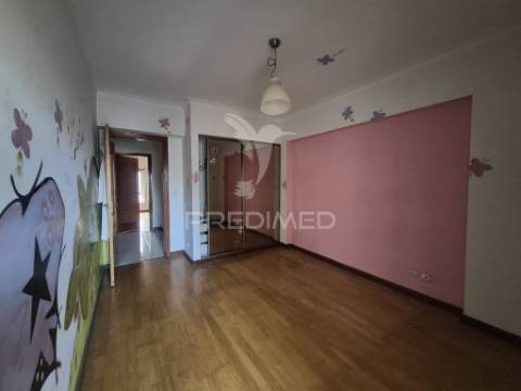 Apartamento t3 em carregado com elevador