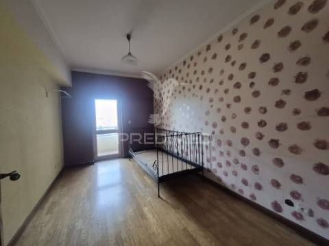 Apartamento t3 em carregado com elevador