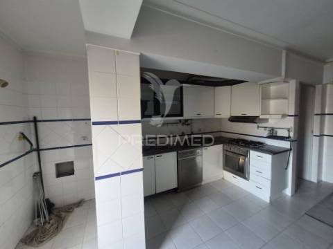 Apartamento t3 em carregado com elevador