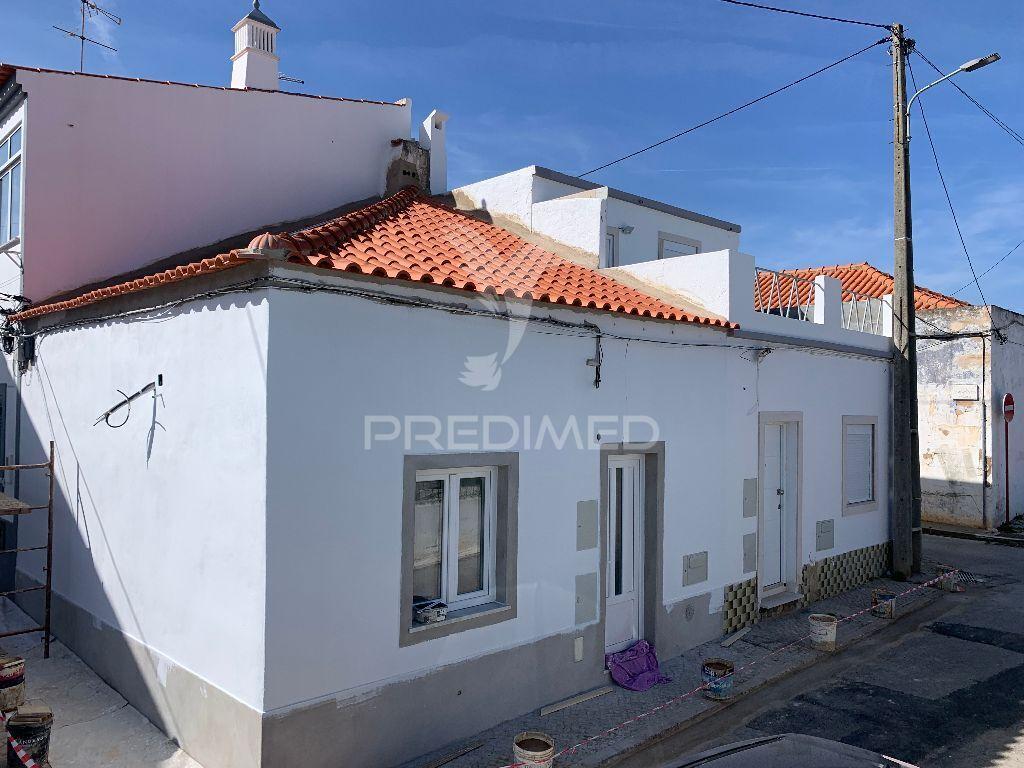 Moradia situada no parchal, lagoa