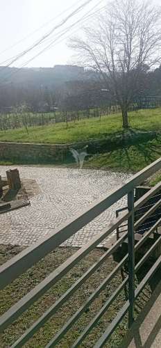 Moradia com quintal, a 12 kms de vila real