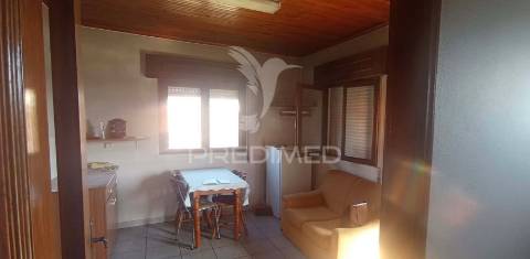 Moradia com quintal, a 12 kms de vila real
