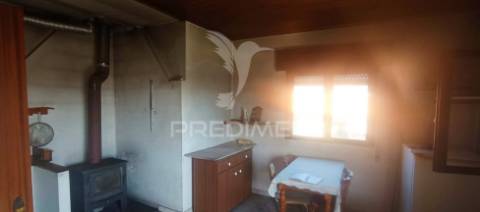 Moradia com quintal, a 12 kms de vila real