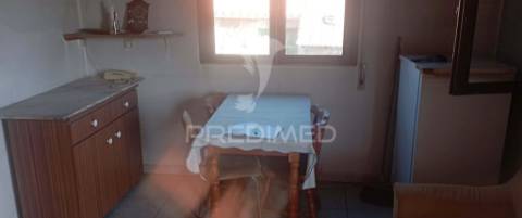 Moradia com quintal, a 12 kms de vila real