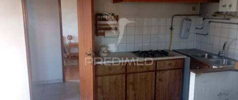 Moradia com quintal, a 12 kms de vila real