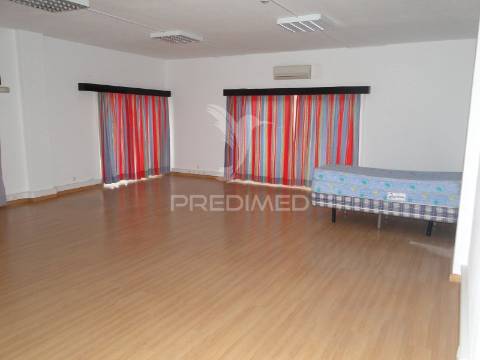 Apartamento/arrendamento para alojamento de funcionários em ferreiras