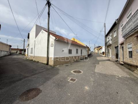 Moradia t2 com garagem – póvoa das mós, pernes | santarém