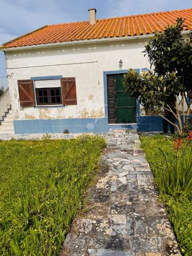 Moradia de campo na quinta do anjo – terreno com 4.520 m²