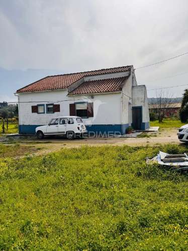 Moradia de campo na quinta do anjo – terreno com 4.520 m²